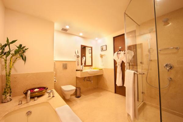 hotels-in-Pune-with-bathtub